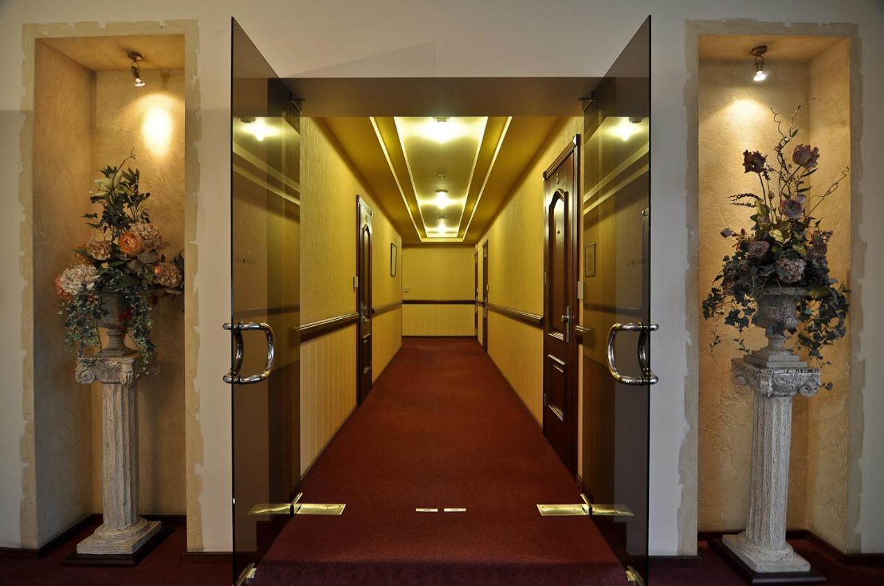 Hotel Sfinksas カウナス エクステリア 写真