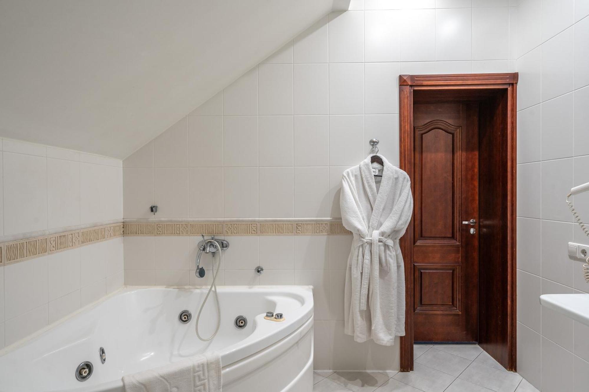 Hotel Sfinksas カウナス エクステリア 写真